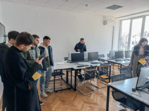 Elevi in vizita la Facultatea de Matematica si Informatica, USM